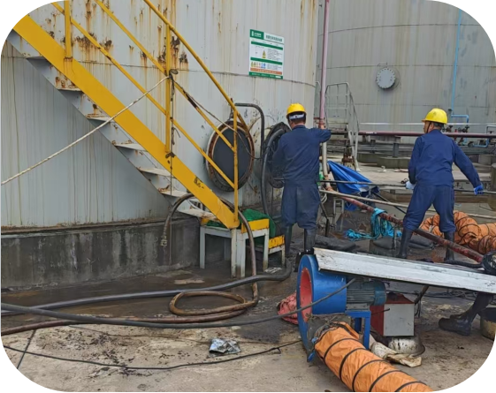 黃石某公司大型油罐油泥清理工程，助力綠色能源發(fā)展